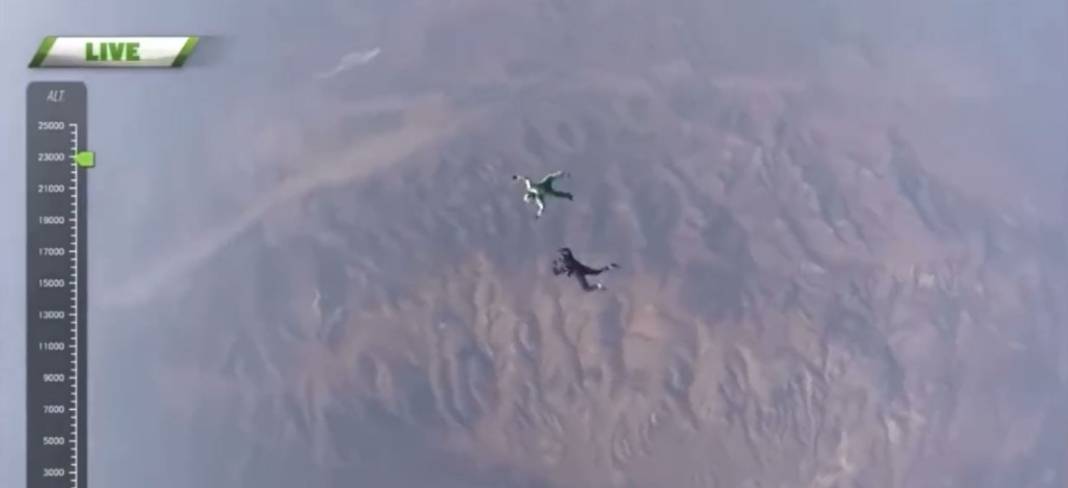 7620 metre yükseklikten atlayıp paraşütsüz yere indi. Tarihte uçuş ekipmanı olmadan atlayan ilk kişi 6